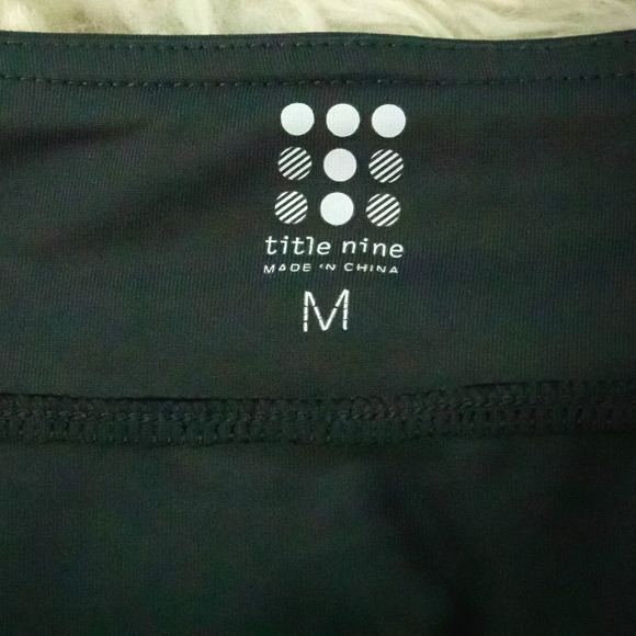 Title Nine Size Medium M Gray Breeze Contrast Stitching Pull On Skirt Cover Up - Picture 3 of 5